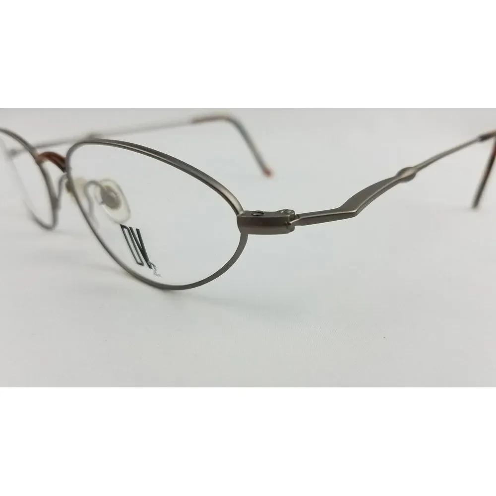 New Vintage De‎ Ja Vu Eyewear Rx Frame w/case 890 Size: 50-18-145 Color: Silver